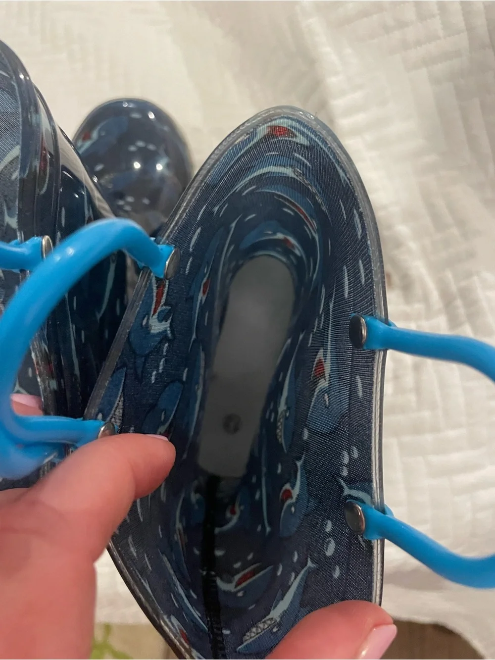 💦Kids Navy Shark Light-Up Rain Boots with Blue Handles